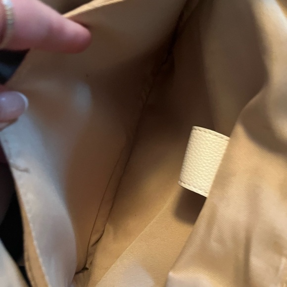 Dana Buchman Off White Handbag with Shoulder Strap - Picture 4 of 4